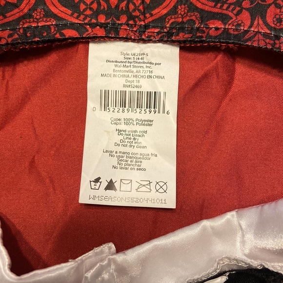 Vampire Halloween Costume size youth small, 4-6. - Picture 2 of 6